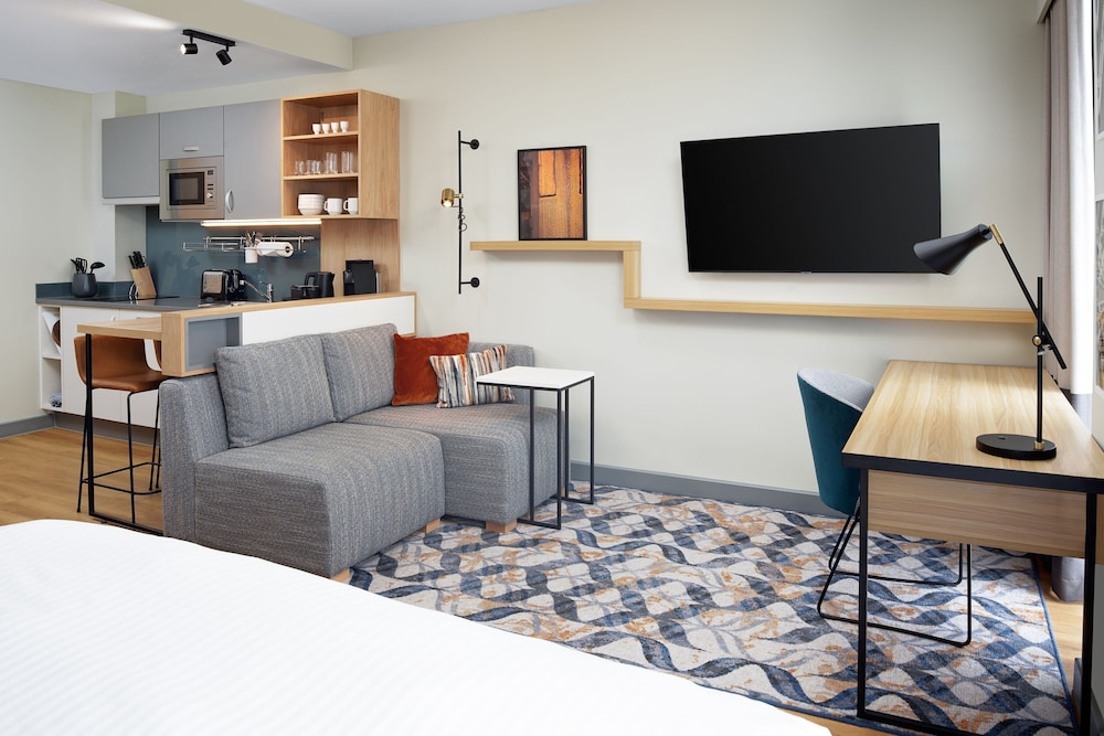 Suite, 1 Bedroom photo 3