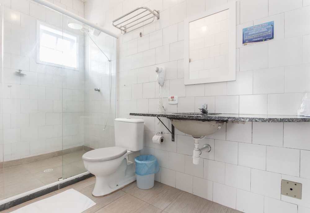 Standard Quadruple Room - Photo 14