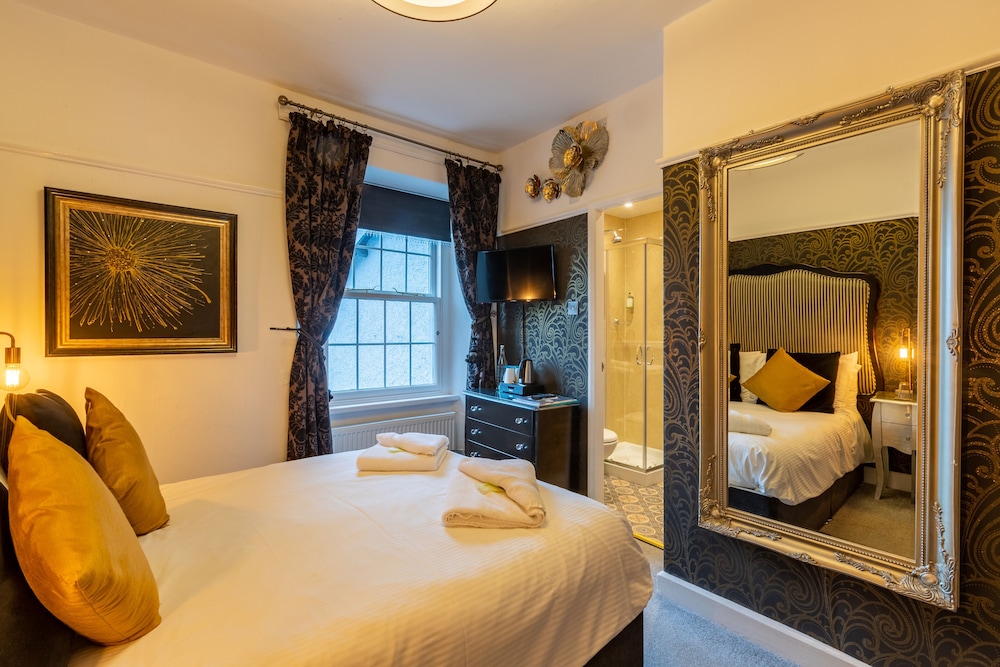 Standard Double Room (Room 4) - Photo 1