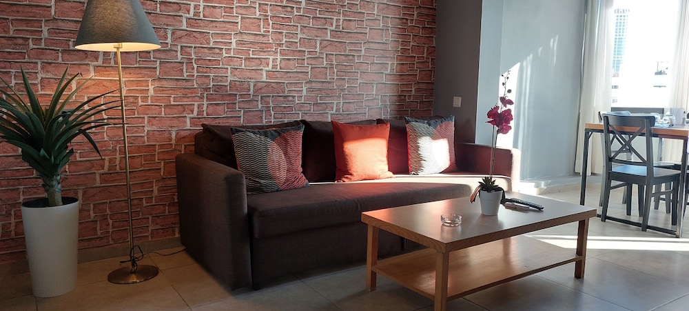 Executive Suite - Photo 7