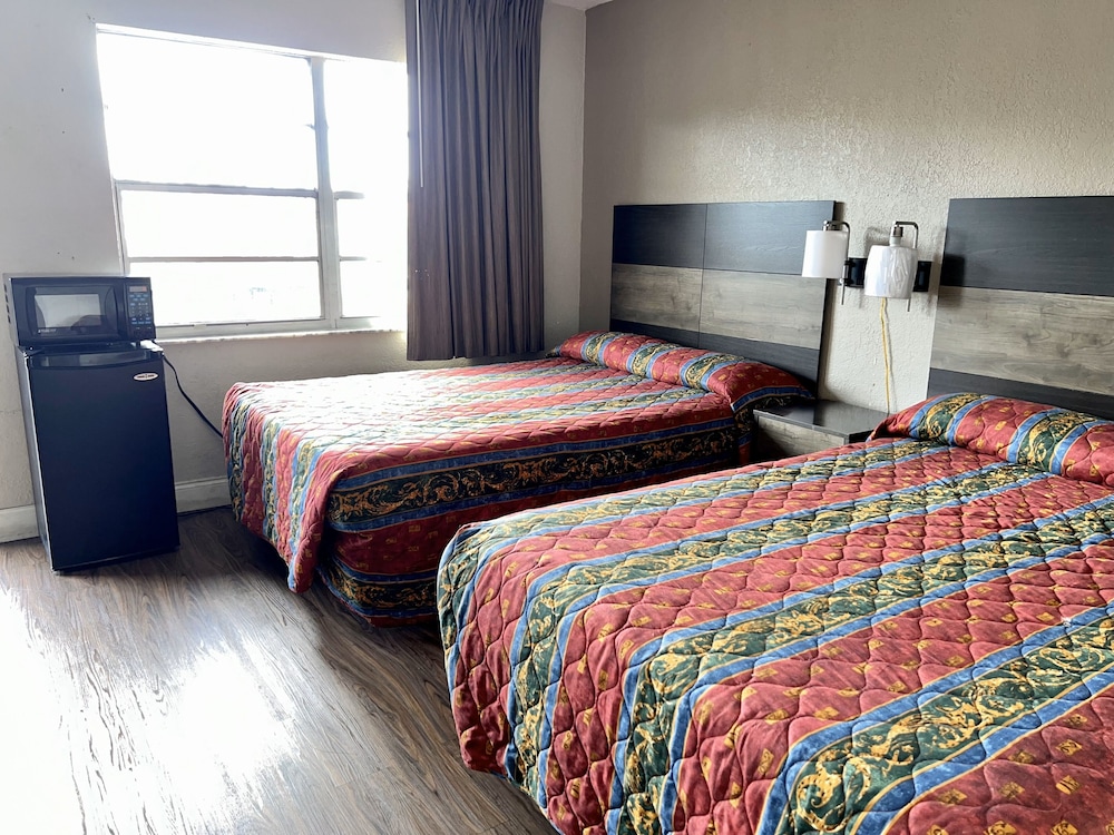 Americas Best Inn and Suites Fort Lauderdale North, Photo 2