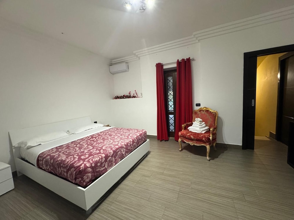 Royal Room photo 1