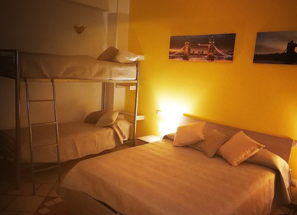 Standard Quadruple Room, Shared Bathroom