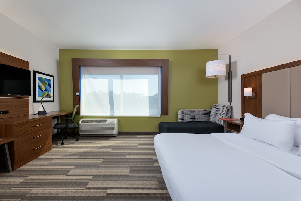 Suite, 1 King Bed (Living Area) photo 2