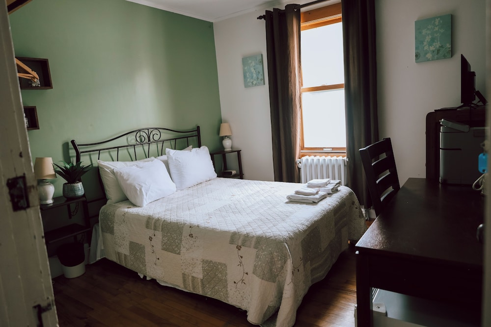 Comfort Room 201
