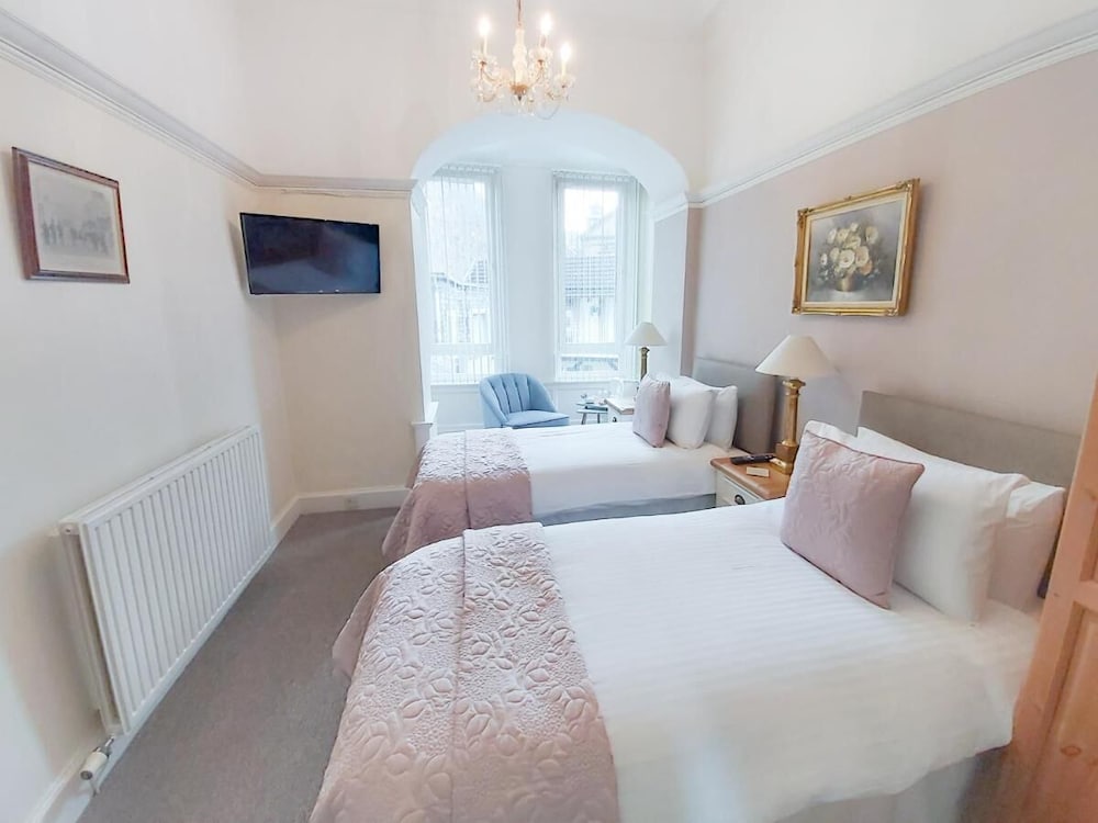 Basic Triple Room photo 2