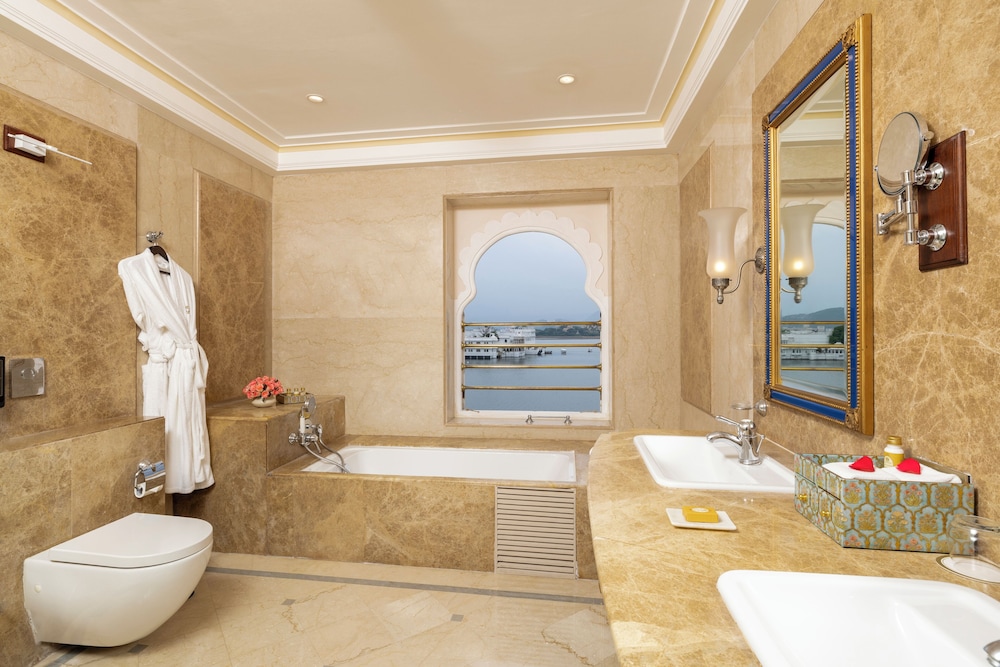 Royal Suite Lake View - Photo 5