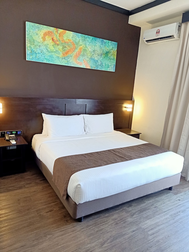 Superior Room, 1 King Bed, Sea View photo 1