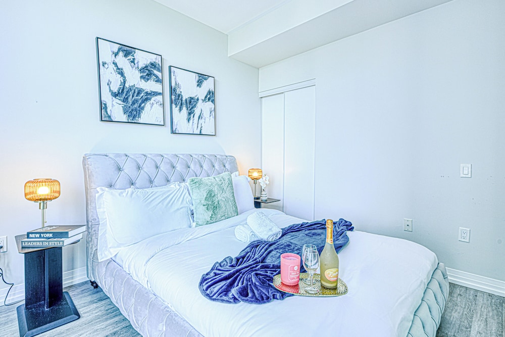 Gallery Suite, 2 Bedrooms, Balcony, City View