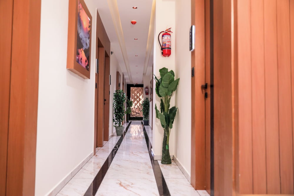 Deluxe Double Room, Non Smoking, Housekeeping