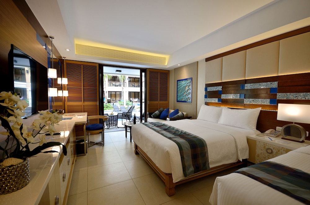 Premier Room, Pool Access ( Breakfast For 2 Only) - Photo 6