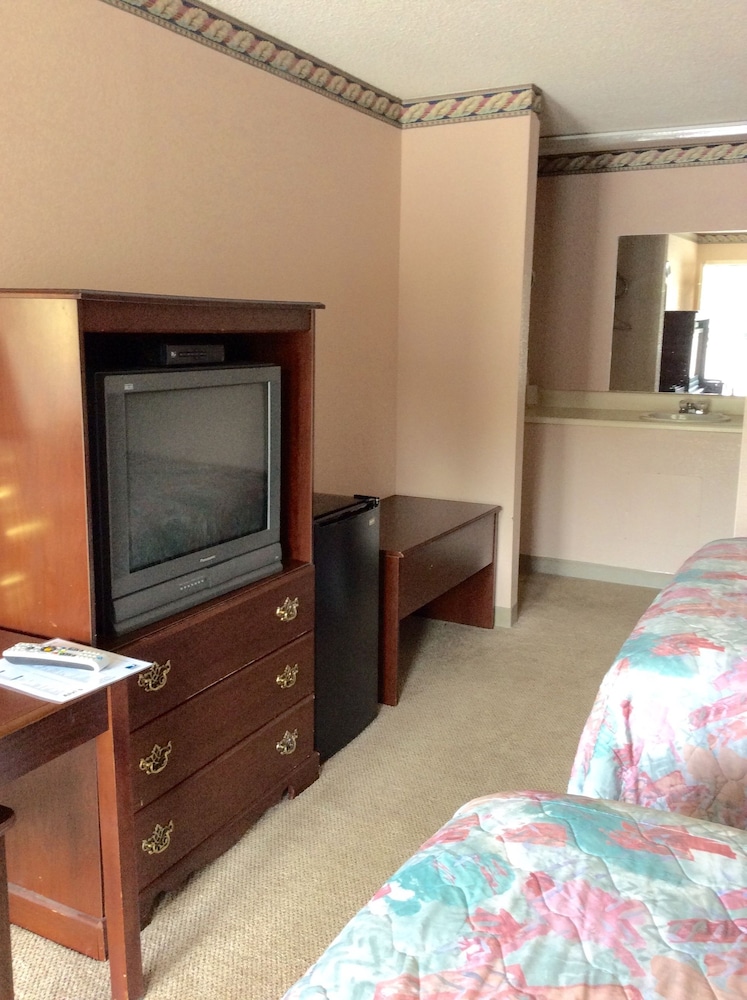Standard Room, 2 Double Beds, Smoking photo 2