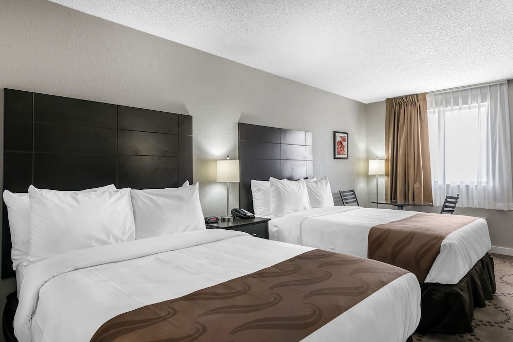 Room, 2 Double Beds, Lake View photo 2