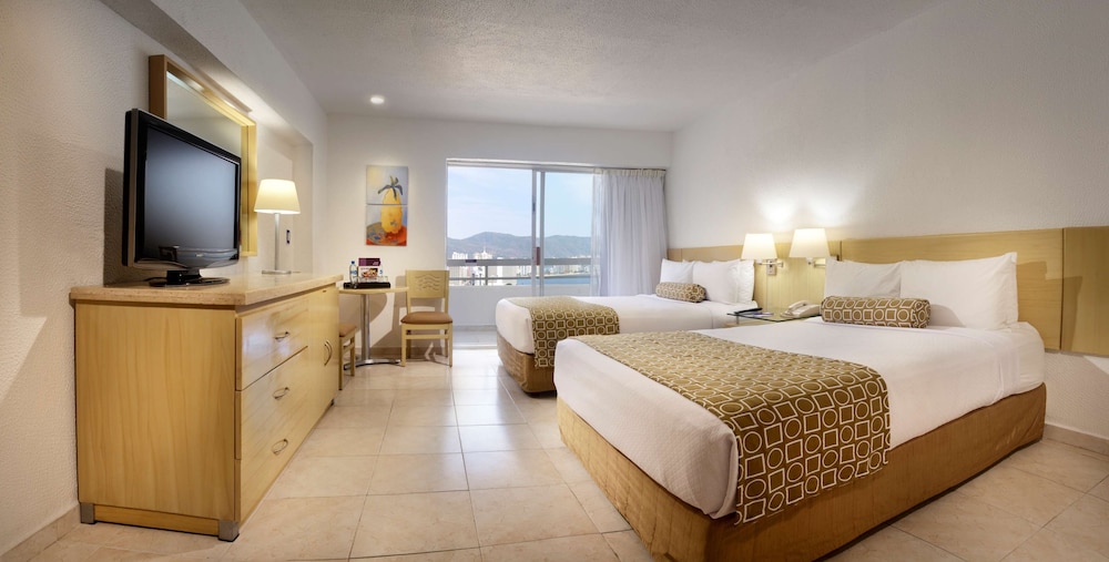 Deluxe Room, 2 Double Beds, Balcony, Partial Ocean View - Photo 1