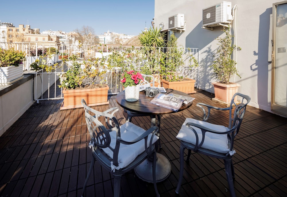 Superior Room, 1 King Bed, Non Smoking, Terrace