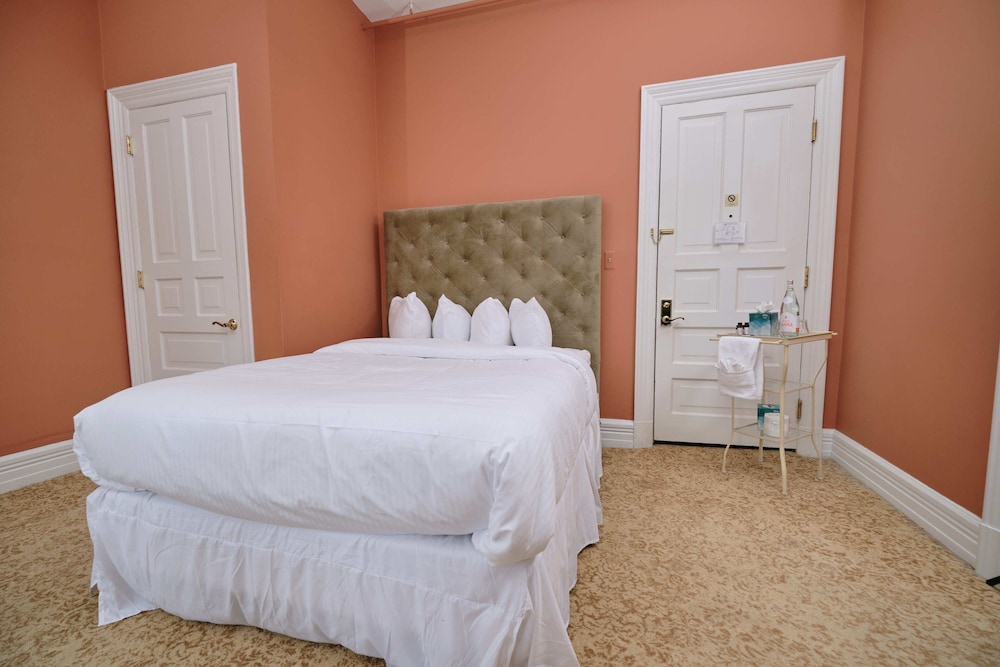 Two Queen Suite - Photo 2