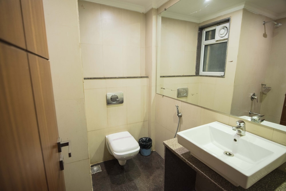 Executive Room - Photo 8