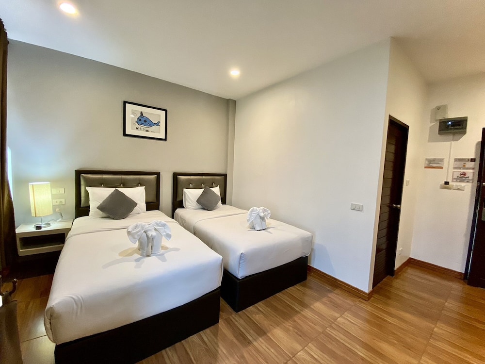 Deluxe Twin Room - Photo 8