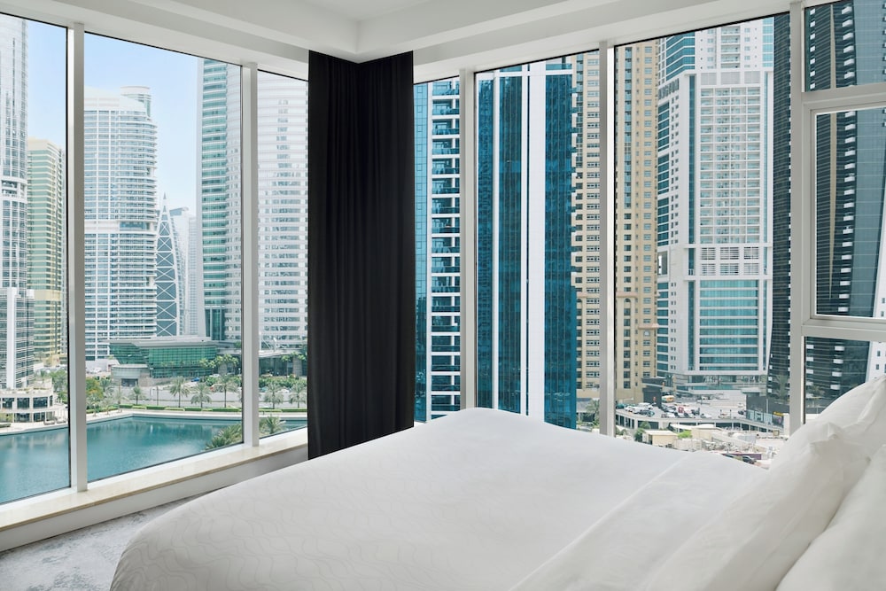 Premium Suite, 1 King Bed (Free Beach Access) photo 3
