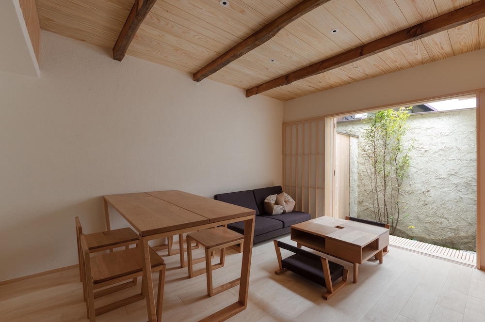 BenTen West photo 3