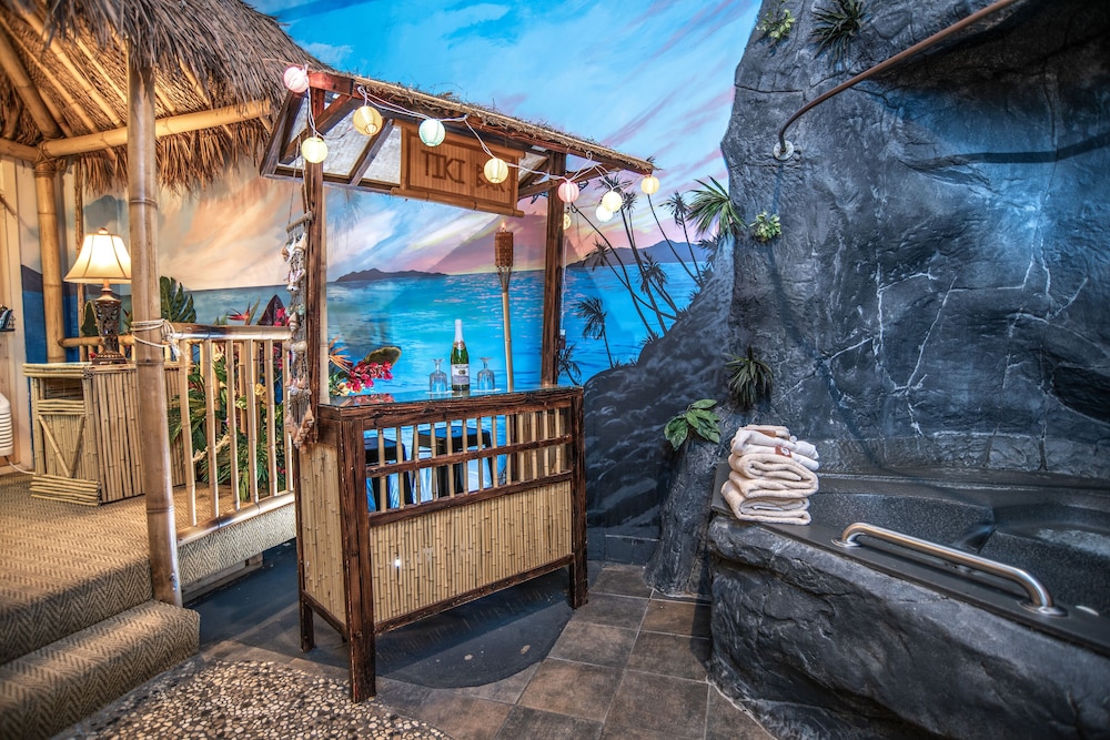 Room (Hawaiian Hideaway) - Photo 6