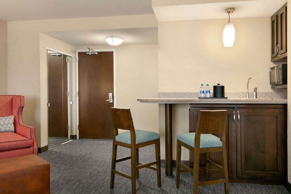 Deluxe Suite, 1 Bedroom - Photo 5