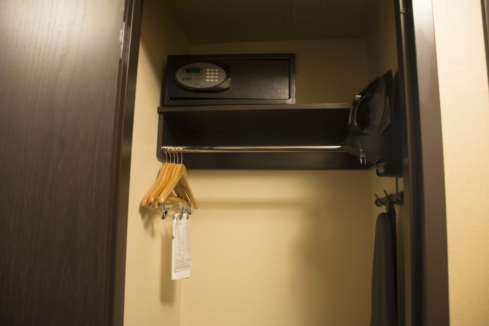 Deluxe Room, 2 Queen Beds, Non Smoking photo 2