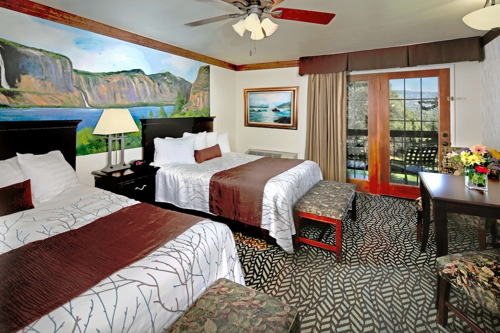 Family Suite, Multiple Beds, Non Smoking photo 2