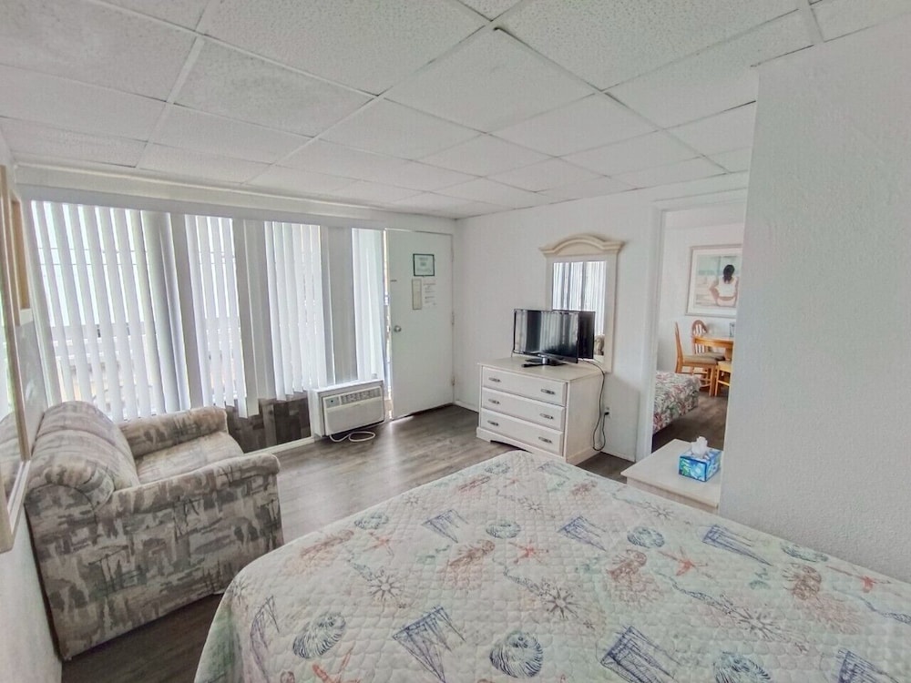 Standard Room, Multiple Beds, Kitchenette (Third floor) photo 1