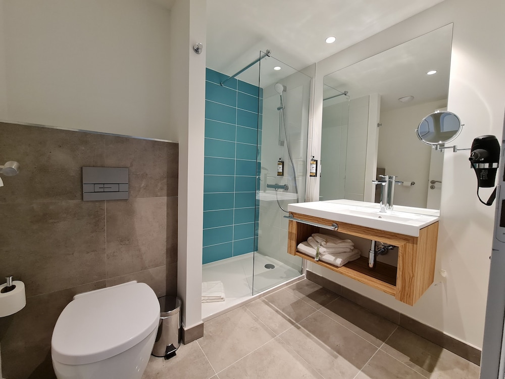 Standard Room, 2 Twin Beds - Photo 2