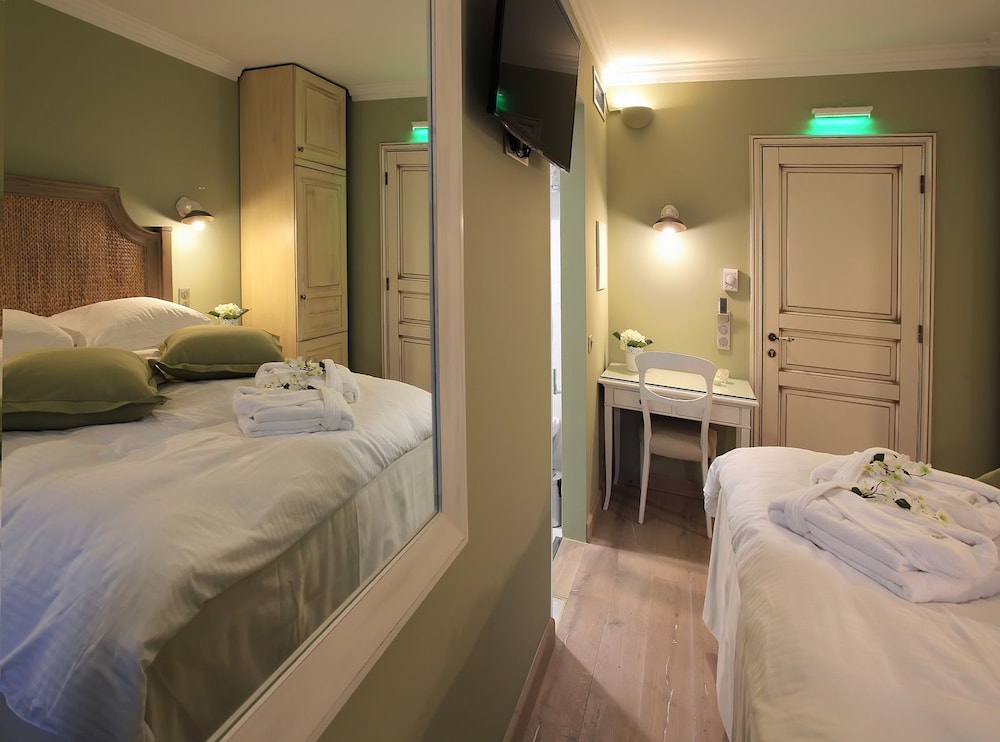 Standard Double Room photo 2