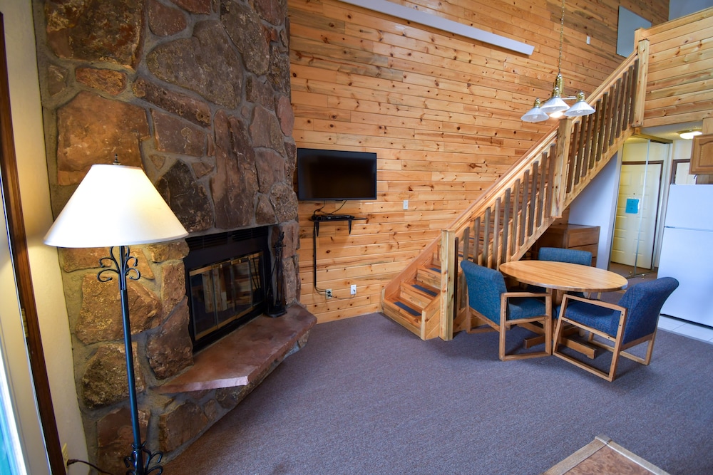Loft (No Air Conditioning) - Photo 14