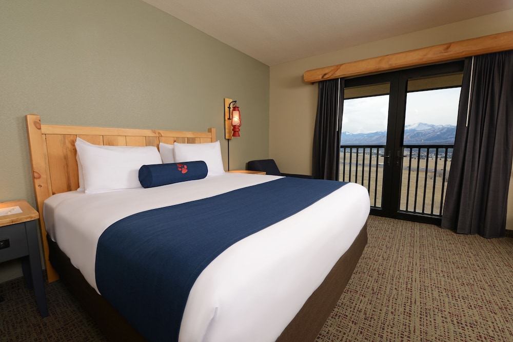 Royal Wolf Suite - Water Park Included