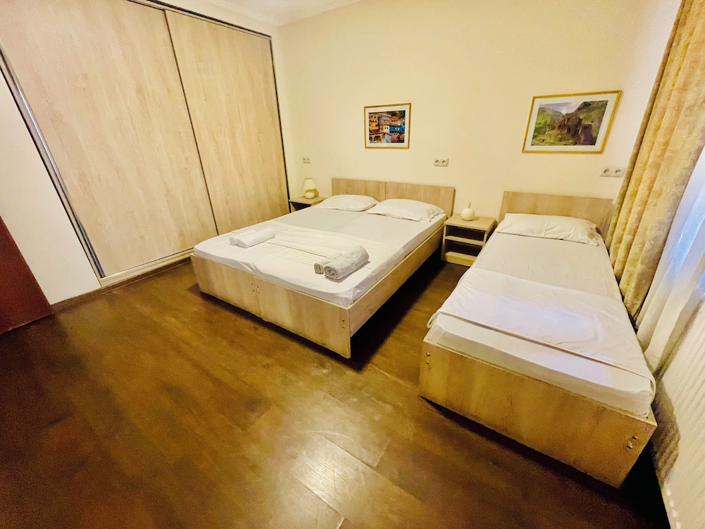 Classic Room, 3 Twin Beds photo 2