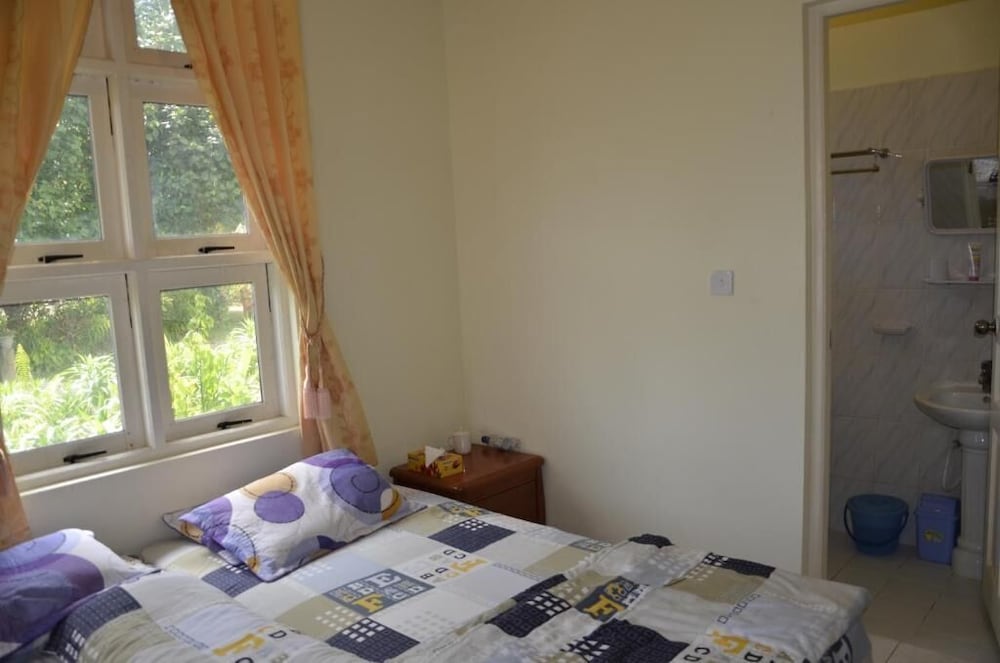 Basic Room, 1 Bedroom, Private Bathroom, Garden Area photo 1