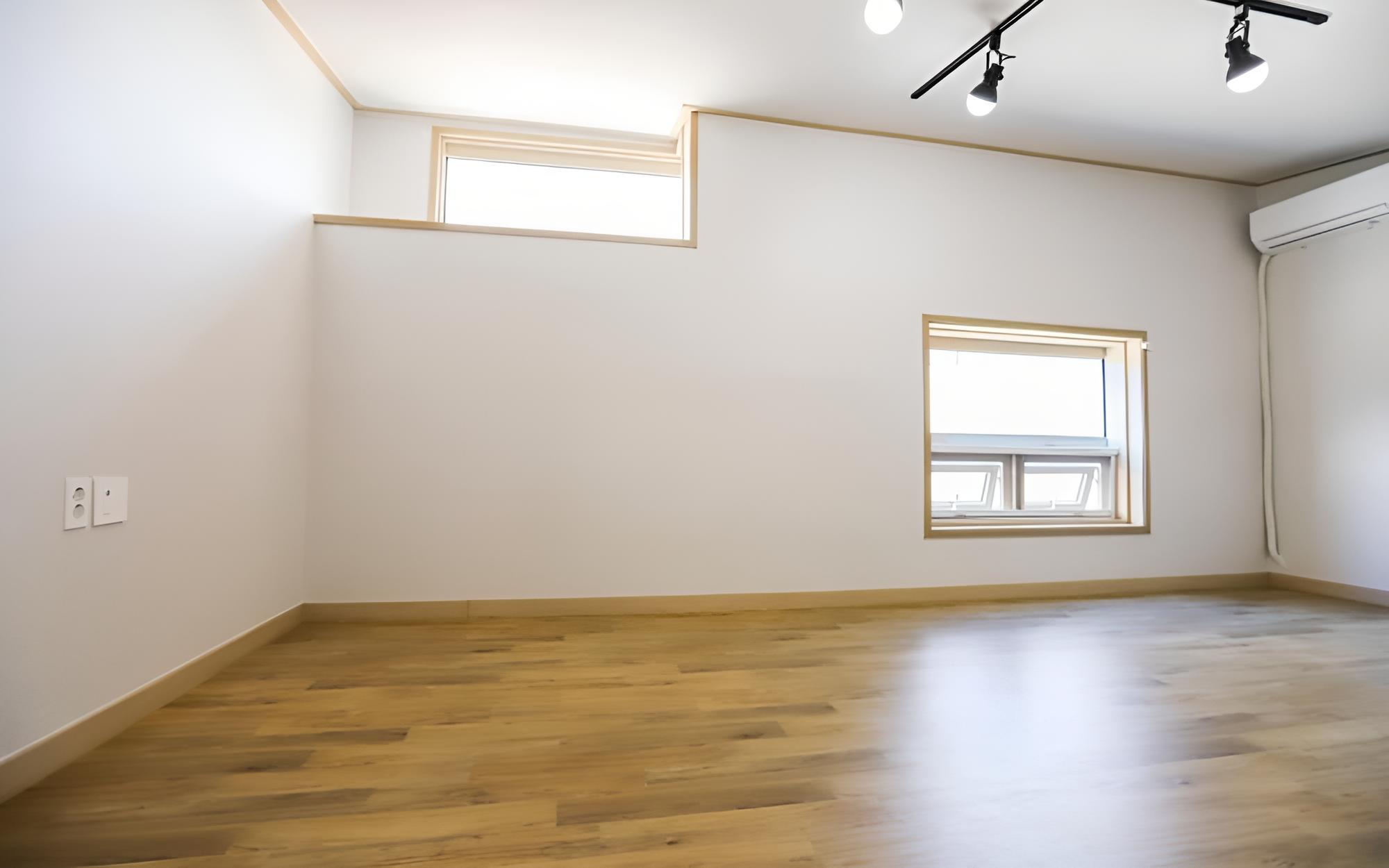 Room (Room 201) - Photo 8