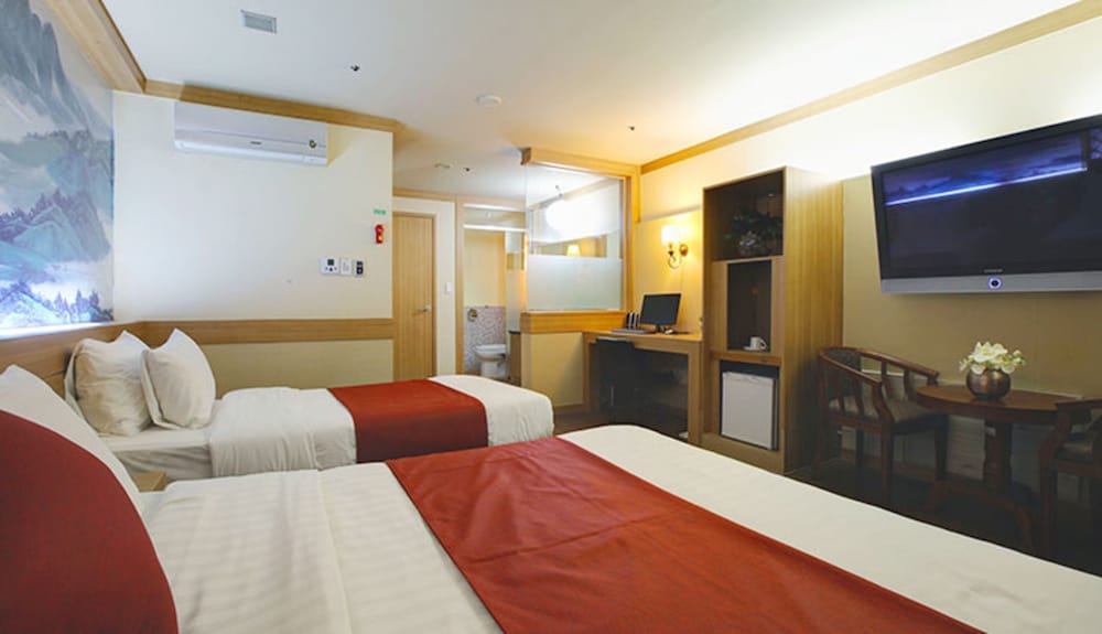 Deluxe Twin Room photo 3
