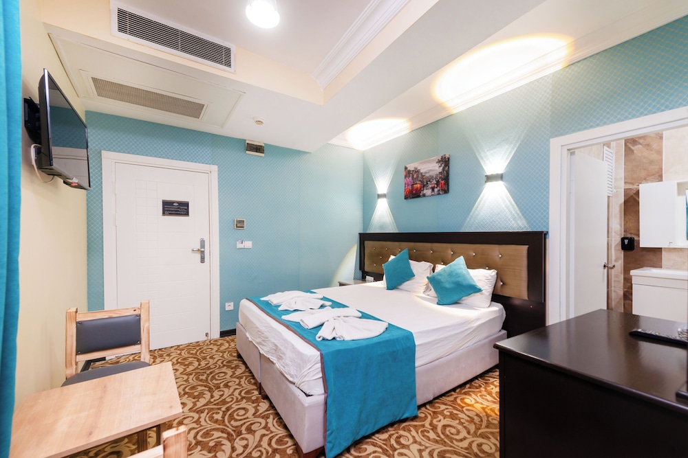 Standard Double or Twin Room photo 1