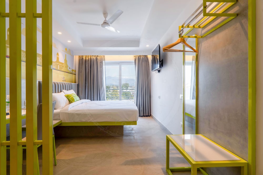 Basic Double Room, 1 Queen Bed