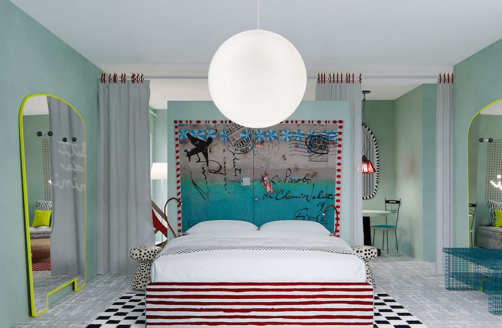 Deluxe Suite, 1 King Bed