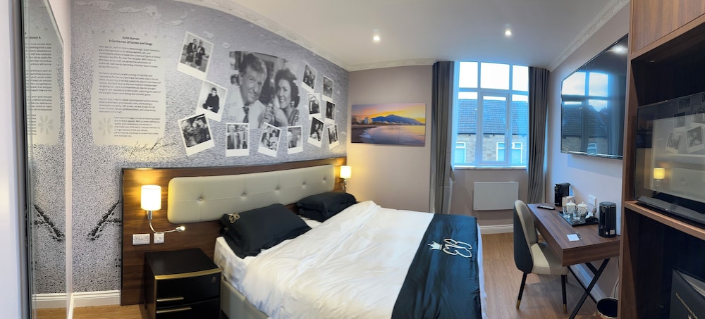 Luxury Suite, 1 King Bed, Non Smoking, City View