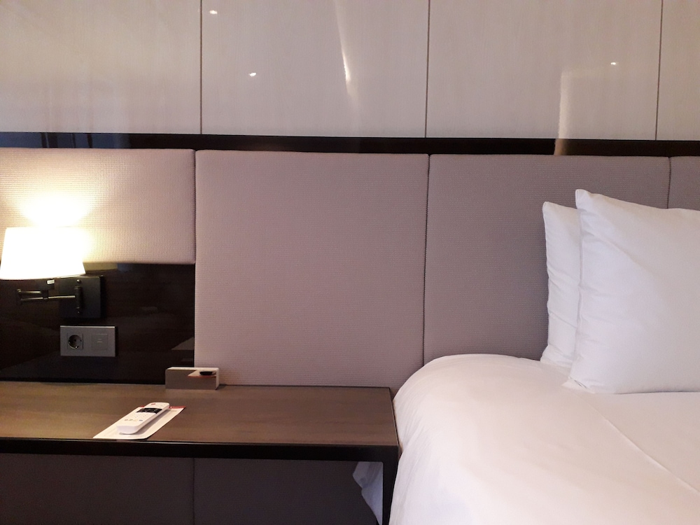 Room, 1 King Bed, Non Smoking - Photo 2