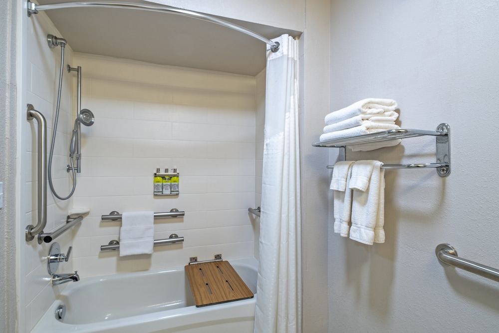 Standard Room, 1 Bedroom, Accessible (Comm, Access Tub) - Photo 5