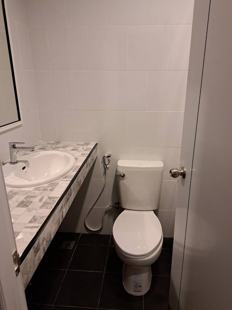 Basic Deluxe Double Room photo 3