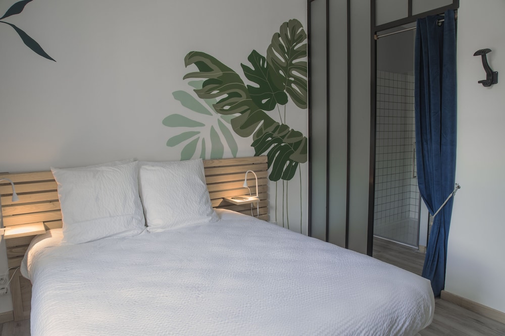 Classic Double Room, Ensuite - Photo 4