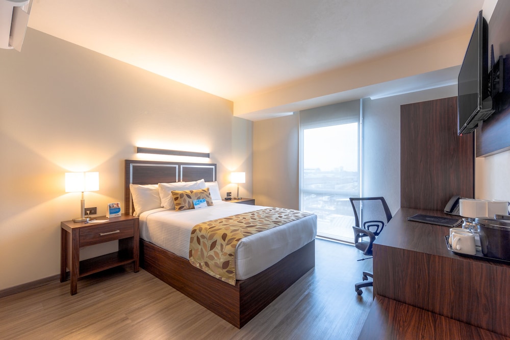 Room, 1 King Bed, Non Smoking - Photo 8