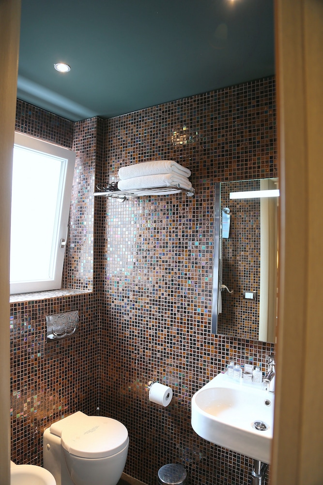Basic Single Room photo 2