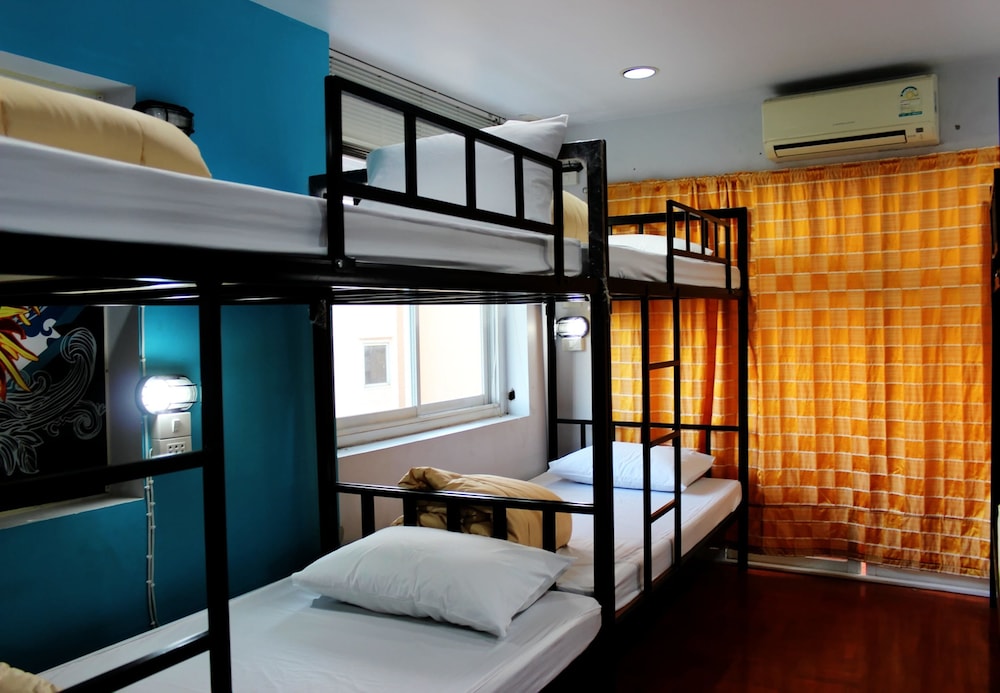 8-Bed Mixed Dormitory photo 1
