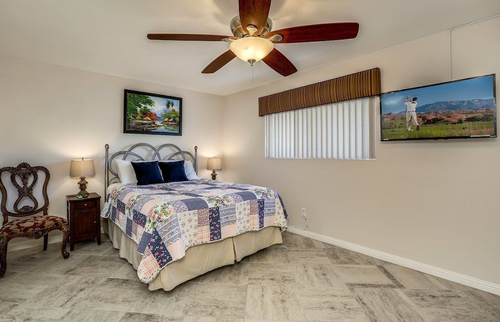 Condo, Multiple Beds, Patio, Mountain View (Sandstone)