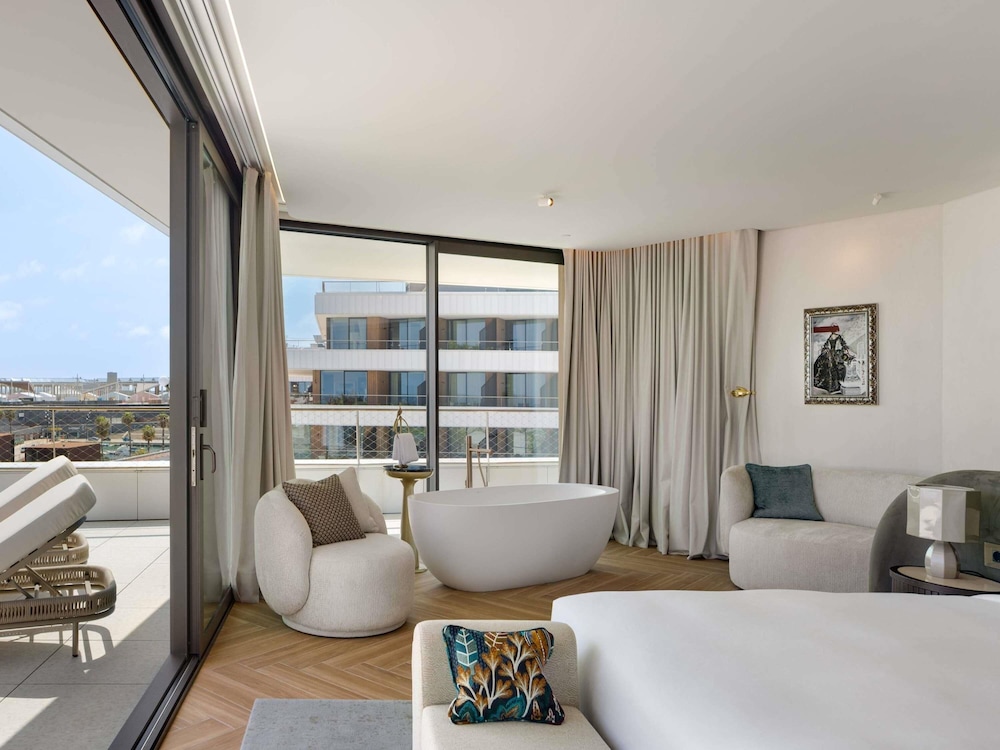 SLS Barcelona - Photo 37